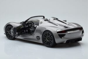Porsche 918 Spyder Prototyp Šedá Metalíza Minichamps 1:18 110060030 Kov – obrázok 6 z 7
