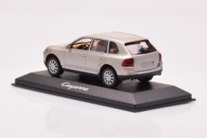 Porsche Cayenne 9PA Béžový Minichamps 1:43 WAPC2000513 Kov – obrázok 3 z 4