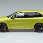 Porsche Cayenne GTS 92A Peridot Zelený GT Spirit 1:18 - image 3 of 6