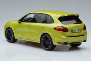 Porsche Cayenne GTS 92A Peridot Zelený GT Spirit 1:18 GT020A Živica – obrázok 5 z 6