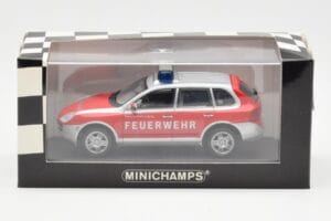 Porsche Cayenne S Feuerwehr Minichamps 1:43 WAPC02060116 Kov – obrázok 4 z 4