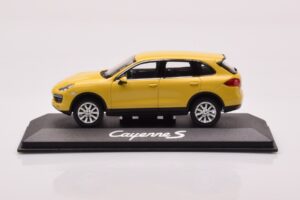 Porsche Cayenne 92A Piesková Žltá Minichamps 1:43