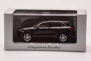 Porsche Cayenne 92A Turbo Čierny Minichamps 1:43 WAP0200050B Kov – obrázok 4 z 4