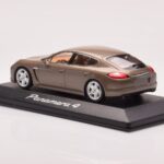 Porsche Panamera 970 4 Béžový Metalický Minichamps 1:43 - image 3 of 4