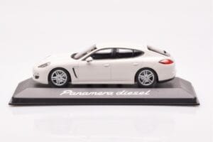 Porsche Panamera 970 Diesel Carrara Biely Minichamps 1:43 WAP0200090C