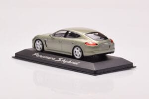Porsche Panamera 970 S Hybrid Critall Zelený Minichamps 1:43 WAP0205010A Kov – obrázok 3 z 4