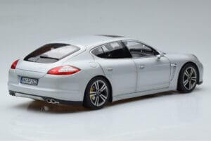 Porsche Panamera 970 Turbo Strieborný Norev 1:18 187609 Kov – obrázok 3 z 7