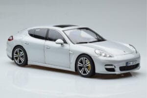 Porsche Panamera 970 Turbo Strieborný Norev 1:18 187609 Kov – obrázok 5 z 7