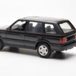 Range Rover P38 4.6 HSE Čierny Metalíza AUTOart 1:18 - image 5 of 9