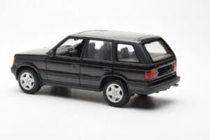 Range Rover P38 4.6 HSE Čierny Metalíza AUTOart 1:18 70017 Kov – obrázok 5 z 9