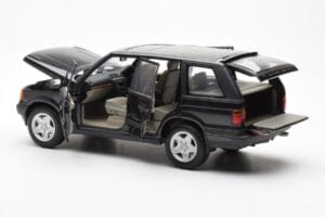 Range Rover P38 4.6 HSE Čierny Metalíza AUTOart 1:18 70017 Kov – obrázok 8 z 9