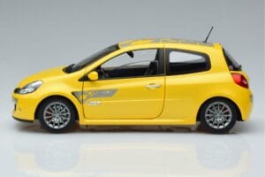 Renault Clio RS Mk3 F1 Team Norev 1:18 185236 Kov – obrázok 4 z 7