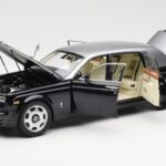 Rolls-Royce Phantom VII EWB Čierny a Strieborný Kyosho 1:18 08841BKS - image 2 of 8