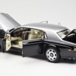 Rolls-Royce Phantom VII EWB Čierny a Strieborný Kyosho 1:18 08841BKS - image 5 of 8