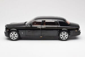 Rolls-Royce Phantom VII EWB Diamond Čierny Kyosho 1:18 08841DBK2 Kov – obrázok 4 z 8