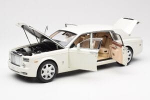Rolls-Royce Phantom VII EWB English Biely Kyosho 1:18 08841EW2 Kov – obrázok 2 z 8