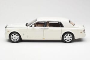 Rolls-Royce Phantom VII EWB English Biely Kyosho 1:18 08841EW2 Kov – obrázok 4 z 8