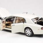 Rolls-Royce Phantom VII EWB English Biely Kyosho 1:18 08841EW2 - image 5 of 8