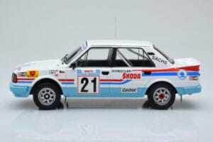 Skoda 130 LR #21 L. Krecek / B. Motl Rally Acropolis 1986 IXO 1:18 18RMC157A Kov – obrázok 3 z 6