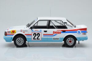 Skoda 130 LR #22 S. Kvaizar / J. Janecek Rally Acropolis 1986 IXO 1:18 18RMC157B Kov – obrázok 3 z 6