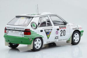 Skoda Felicia #20 S. Blomqvist / B. Cederberg Rally RAC Lombard 1995 IXO 1:18 18RMC147 Kov – obrázok 2 z 6