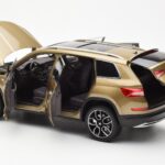 Skoda Kodiaq Zlatý FAW 1:18 ZSX000001GOL - image 5 of 8