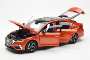 Skoda Octavia Pro Oranžový FAW 1:18 ZMR000006ORA Kov – obrázok 2 z 8