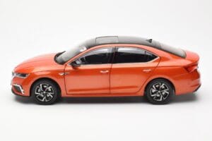 Skoda Octavia Pro Oranžový FAW 1:18 ZMR000006ORA Kov – obrázok 4 z 8