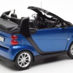 Smart Fortwo 451 Cabrio Modrý & Čierny Minichamps 1:18 - image 3 of 8