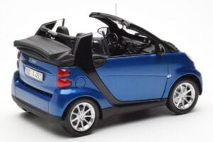 Smart Fortwo 451 Cabrio Modrý & Čierny Minichamps 1:18 150036330 Kov – obrázok 3 z 8