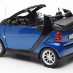 Smart Fortwo 451 Cabrio Modrý & Čierny Minichamps 1:18 - image 7 of 8
