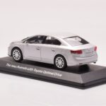 Toyota Avensis T270 Strieborný Minichamps 1:43 - image 3 of 4