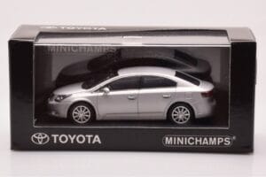 Toyota Avensis T270 Strieborný Minichamps 1:43 403166903 Kov – obrázok 4 z 4