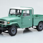 Toyota Land Cruiser 40 4x4 Pickup Zelený Kyosho 1:18