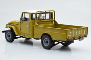 Toyota Land Cruiser 40 4x4 Pickup Olivový Kyosho 1:18 08958K Kov – obrázok 7 z 8