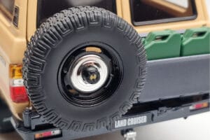Toyota Land Cruiser 60 Béžový S Volitelnými Dielmi Kyosho 1:18 08956XBE Kov – obrázok 7 z 12