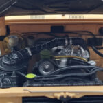 Toyota Land Cruiser 60 Béžový S Volitelnými Dielmi Kyosho 1:18 - image 10 of 12