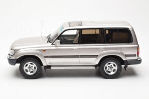 Toyota Land Cruiser HDJ80 Béžový Metalíza Otto 1:18 OT438 Živica – obrázok 3 z 6