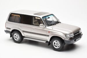 Toyota Land Cruiser HDJ80 Béžový Metalíza Otto 1:18 OT438 Živica – obrázok 4 z 6