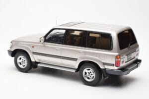 Toyota Land Cruiser HDJ80 Béžový Metalíza Otto 1:18 OT438 Živica – obrázok 5 z 6