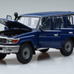 Toyota Land Cruiser J76 Modrý Almost Real 1:18 - image 2 of 7