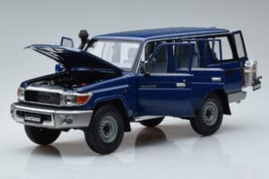 Toyota Land Cruiser J76 Modrý Almost Real 1:18 870101 Kov – obrázok 2 z 7