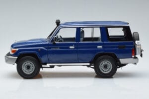 Toyota Land Cruiser J76 Modrý Almost Real 1:18 870101 Kov – obrázok 4 z 7
