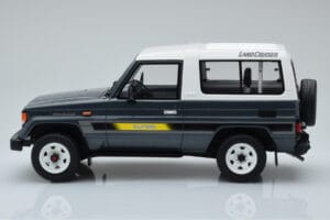 Toyota Land Cruiser LJ73 Šedý Otto 1:18 OT437 Živica – obrázok 3 z 6