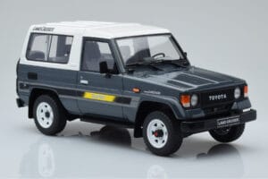 Toyota Land Cruiser LJ73 Šedý Otto 1:18 OT437 Živica – obrázok 4 z 6