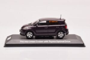 Toyota Urban Cruiser Fialová Metalíza Minichamps 1:43 403166963