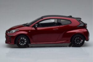 Toyota GR Yaris Červený Otto 1:18 OT1003 Živica – obrázok 3 z 6