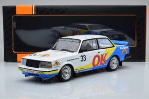 Volvo 240 Turbo Beckers #33 Andersson / Petersson / Linder ETCC Zolder 1985 IXO 1:18 18RMC105B Kov – obrázok 6 z 6