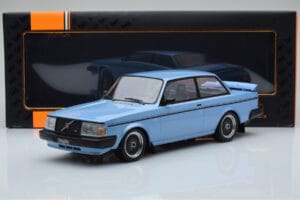 Volvo 240 Turbo Svetlo Modrý IXO 1:18 18MCC090 Kov – obrázok 6 z 6
