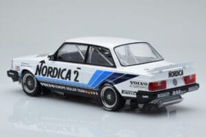 Volvo 240 Turbo Nordica #2 U. Granberg / T. Lindstrom ETCC Brno 1986 IXO 1:18 18RMC088 Kov – obrázok 5 z 6